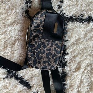 Leopard sling bag 🖤🖤🖤 high fashion - gorgeous bag - NWOT
